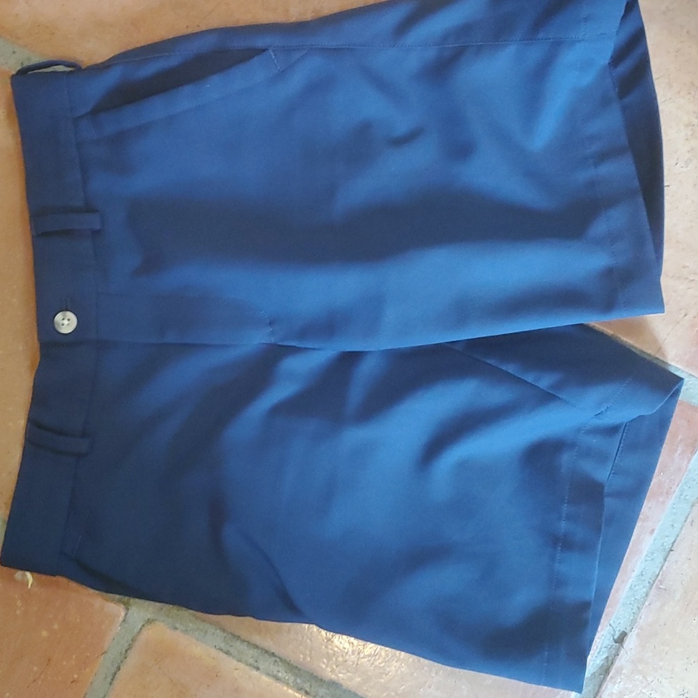 Very good condition. Peter Millar Salem Performance shorts YL 11/12